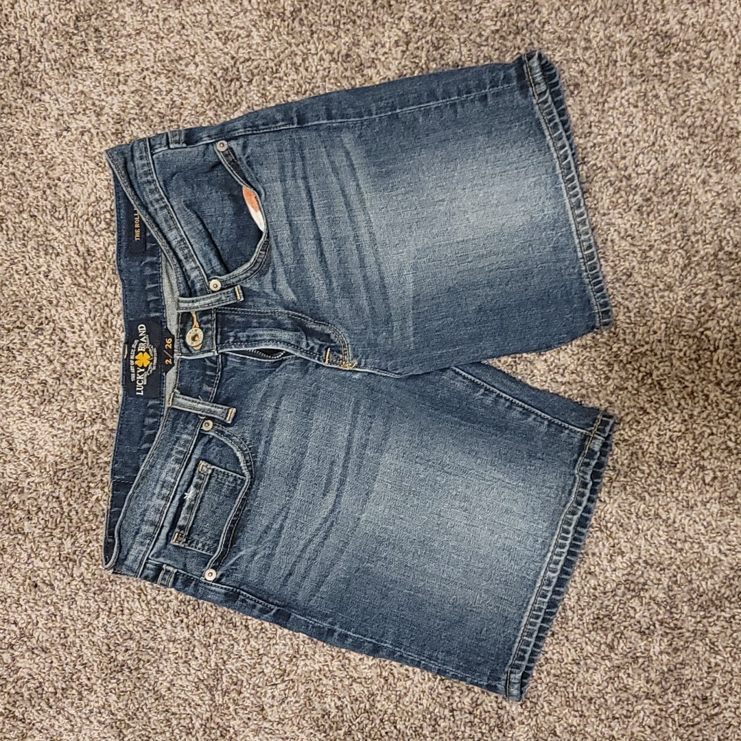 Lucky Brand  Size 2  The Roll Up Shorts